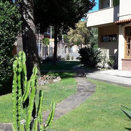 Somriu Apartament Fenals Platja โยเรตเดมาร์ ภายนอก รูปภาพ